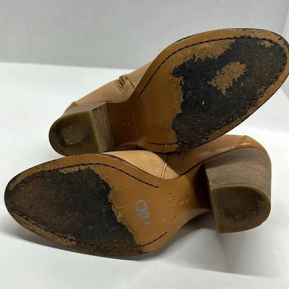 Coach Hewes Leather High Heeled Ankle Booties Boots Tan Brown Size 8 - Picture 9 of 13